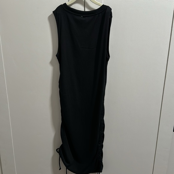 Black body con dress size large with adjustable sides NWT - Picture 4 of 4